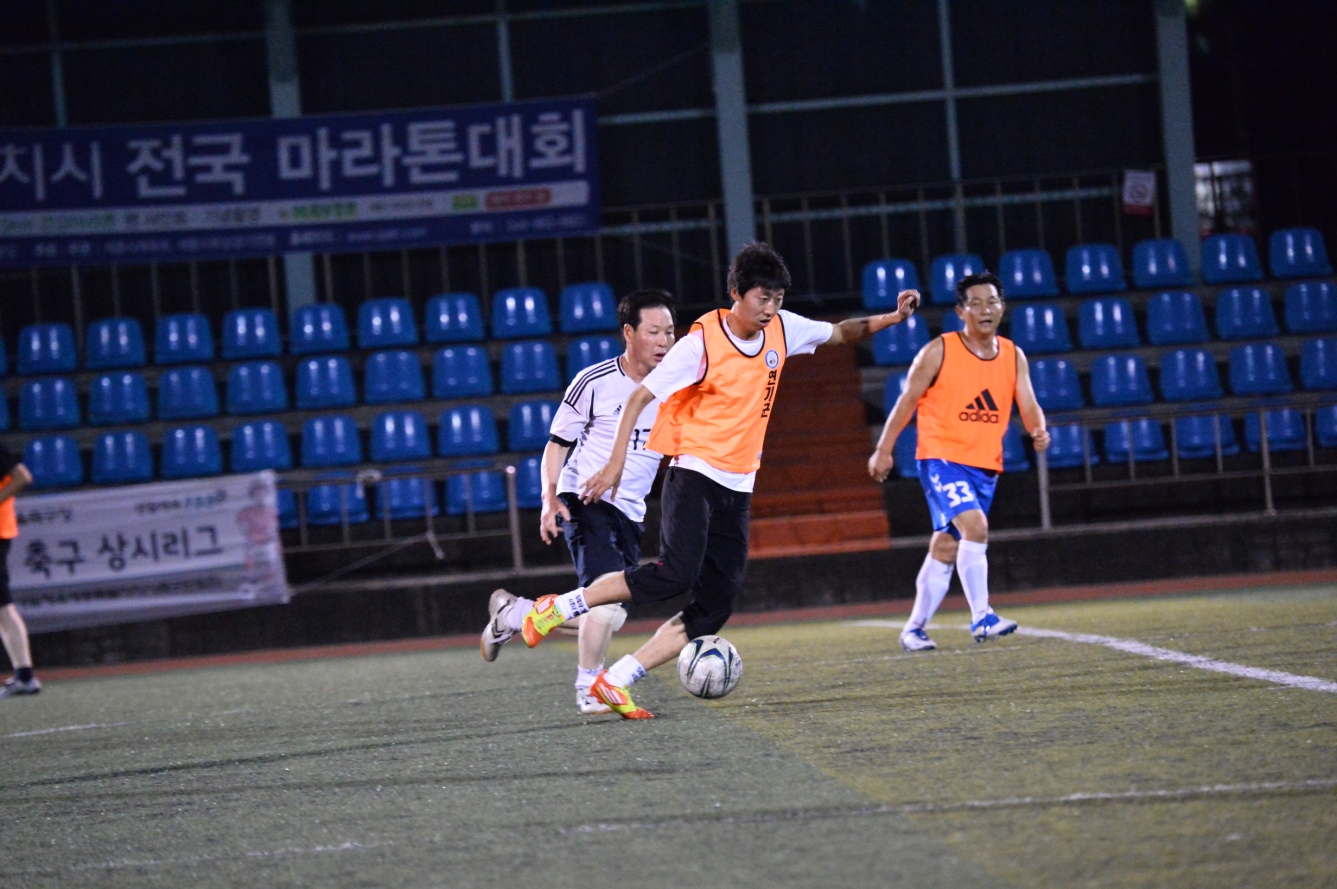 「시의회？경제산업국」친선 축구경기 개최_4