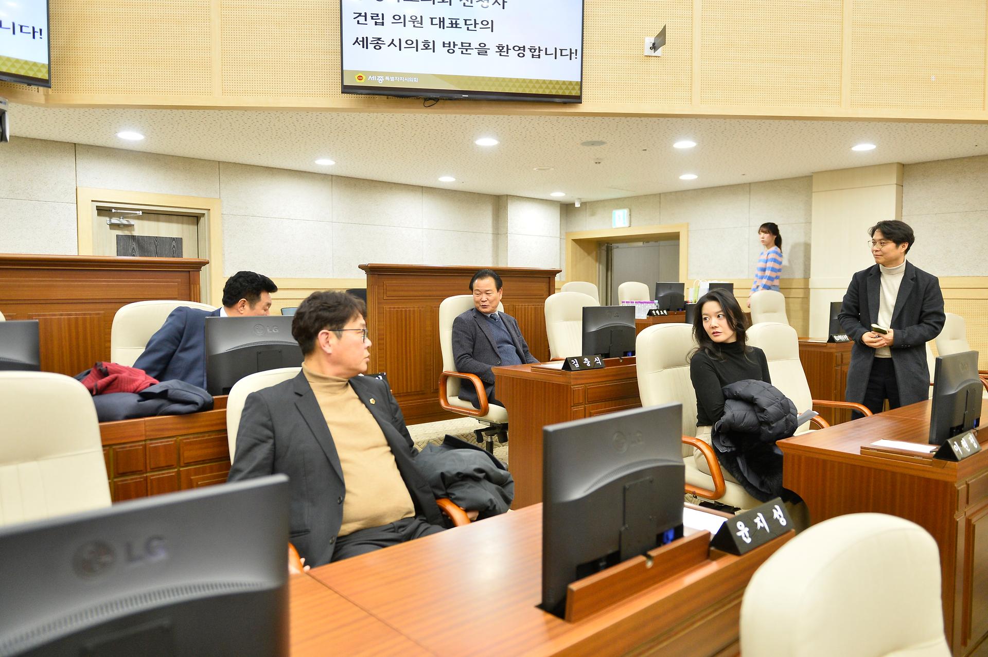 충청북도의회 신청사 건립 대표단 방문_4
