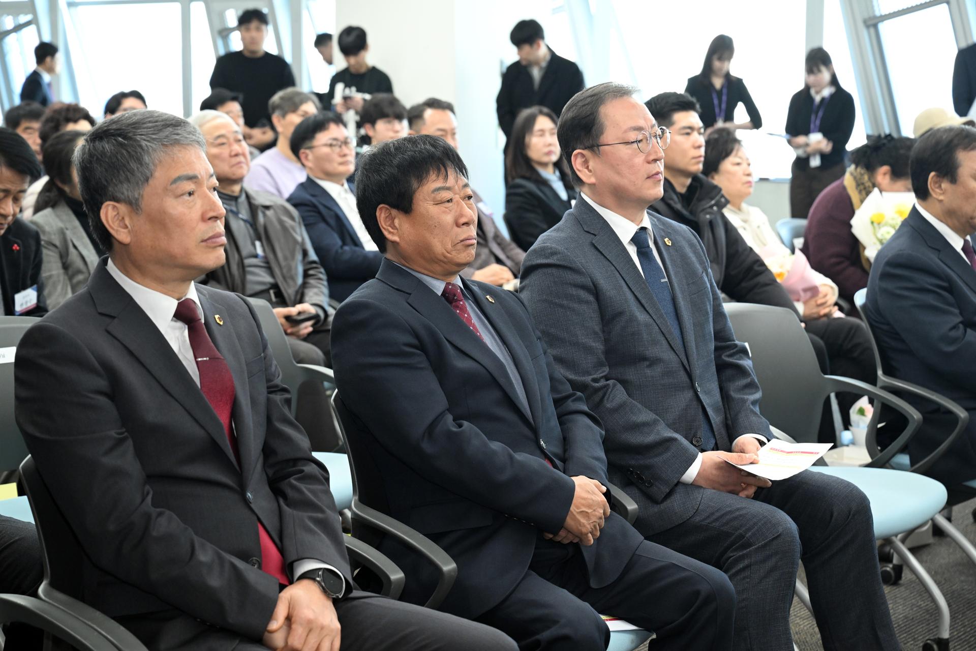 주민자치연합회장 이·취임식 및 신규위원 위촉식_9