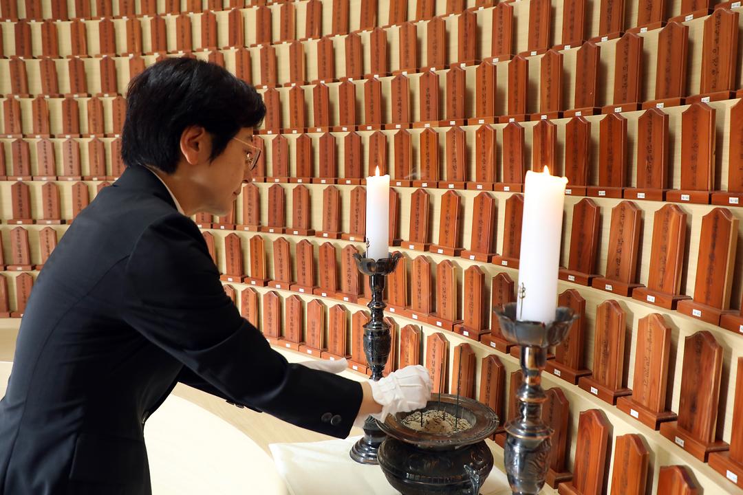 세종시의회 이순열 의장‧김충식 부의장 ‘첫 행보’ 충령탑 참배_2