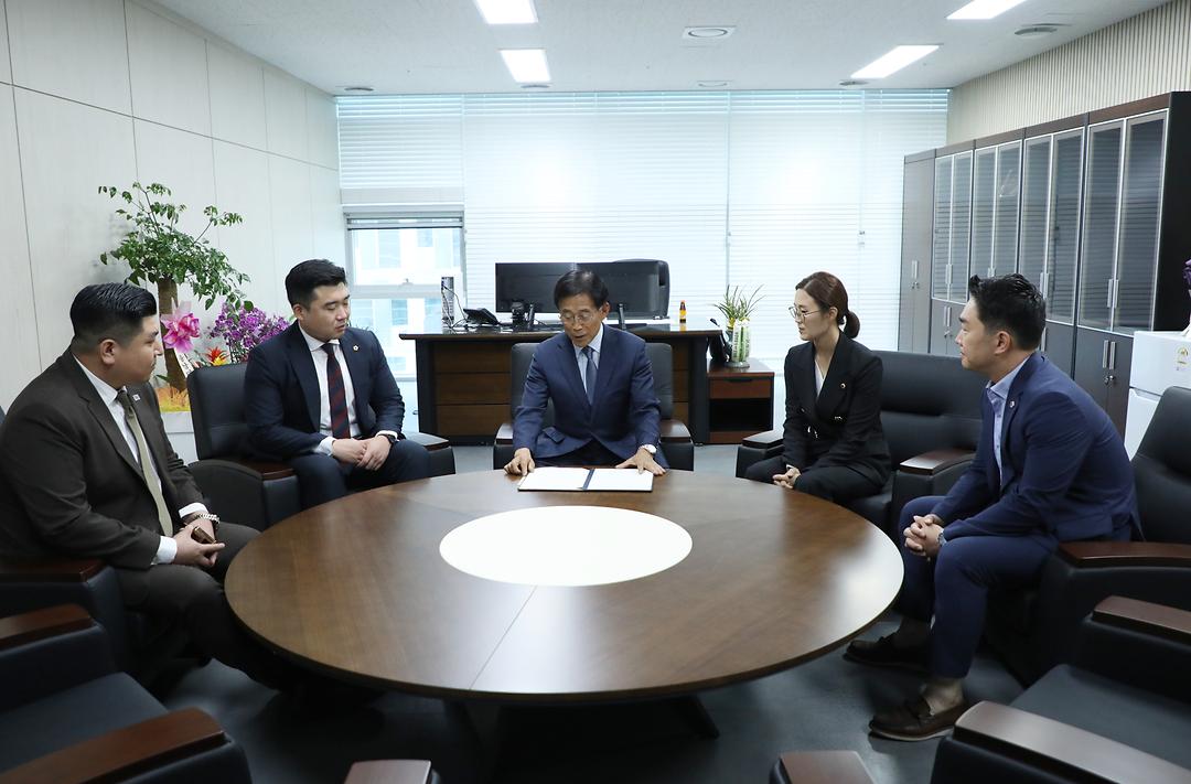 김현미 위원장, 2027 하계세계대학경기대회 조직위원회 방문_3