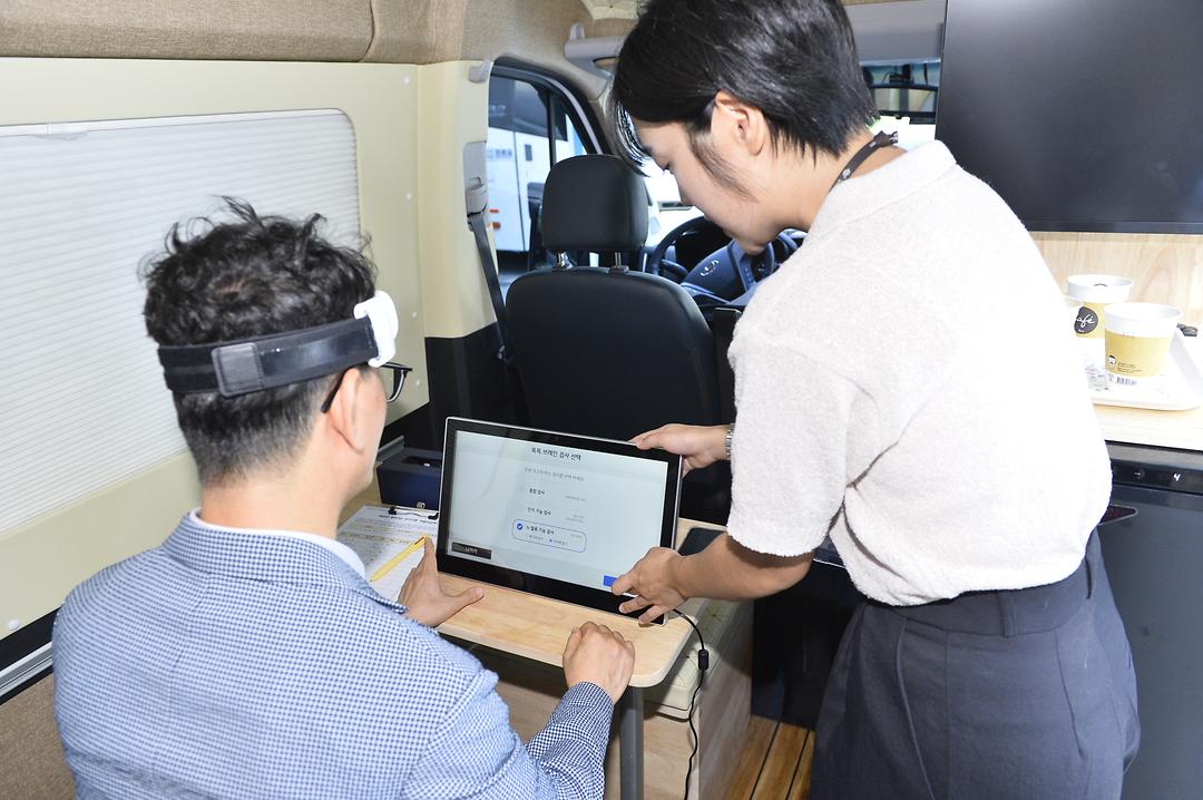 세종시의회 온 마음안심버스…시의회 직원 정신 건강 점검_3