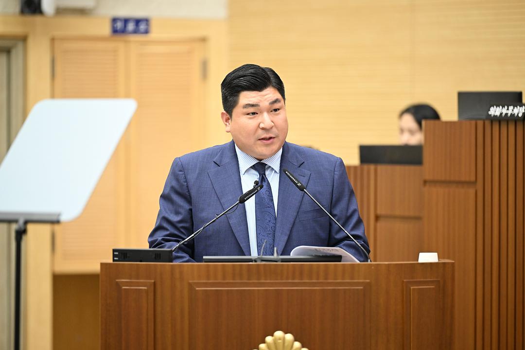 [긴급현안질문] 세종시의회 김영현 의원 “대중교통중심도시로의 도약, 이응패스는 필요한가?”_1