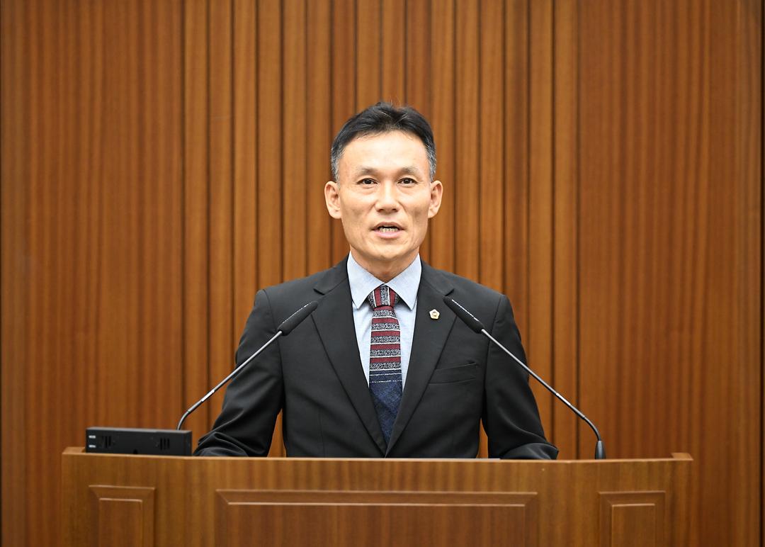 [5분 자유발언] 세종시의회 윤지성 의원 “수포자 없는 세종시, 미래역량을 키우는 수학교육”_2