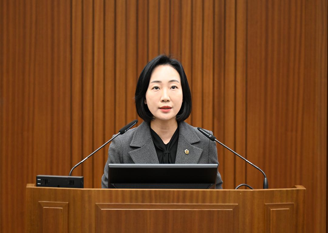 [5분 자유발언] 세종시의회 김효숙 의원, 버스정류장 냉온열 의자 설치 사업 면밀한 검토 촉구_2