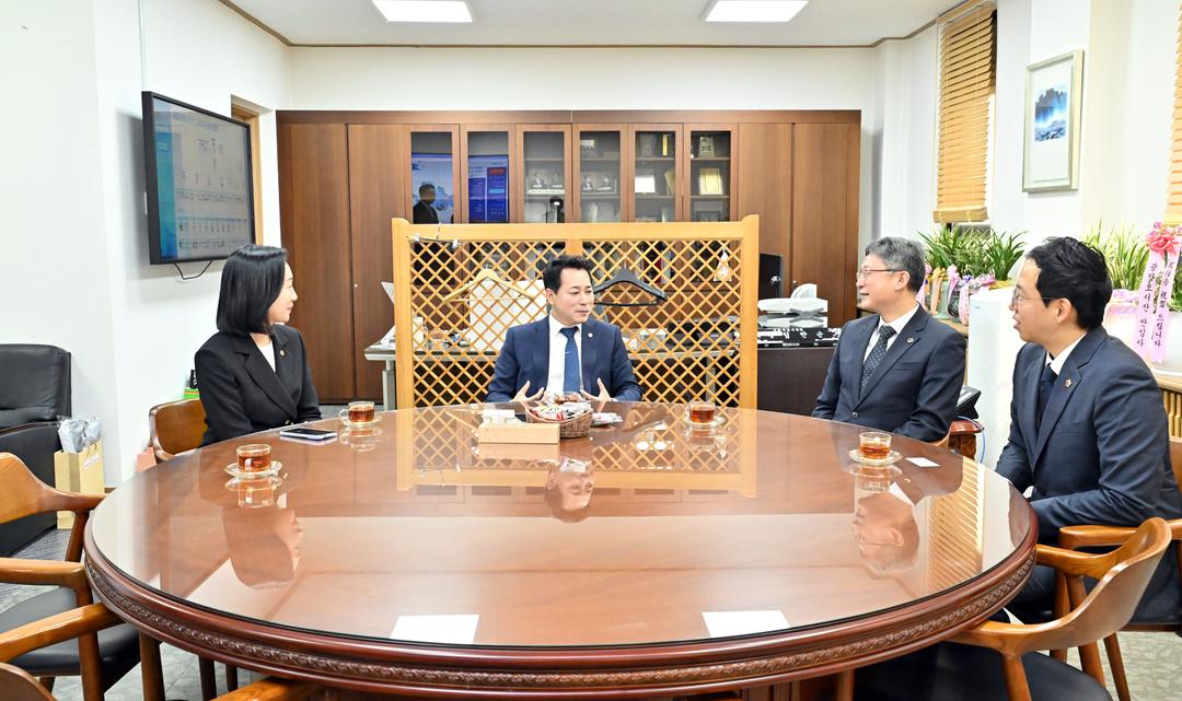안신일 세종시의회 의장, 수도권 광역 의회 잇단 방문… 행정수도 완성 협력 요청_4