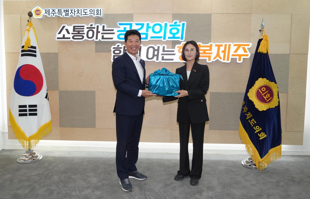 세종시의회 김현미 의회운영위원장, 제주도의회 방문…“행정수도특별법 연내 제정 뜻 모아”_4
