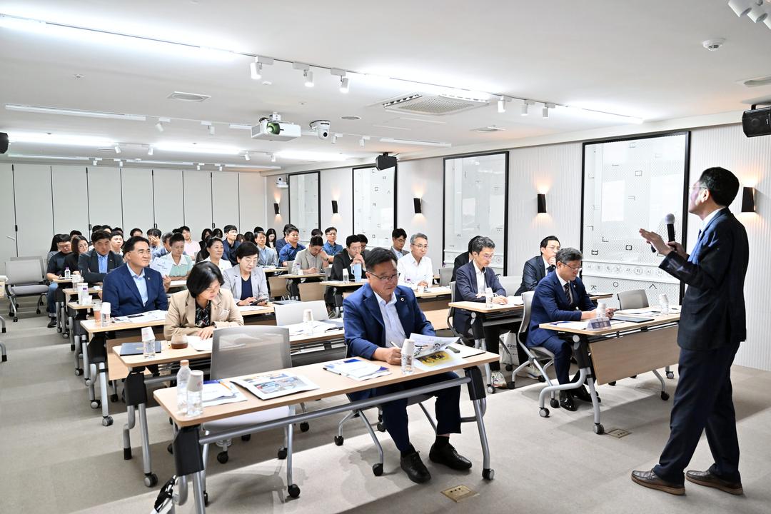 세종특별자치시의회, 전체 의원 및 공직자 대상 청렴연수과정 교육 실시_4