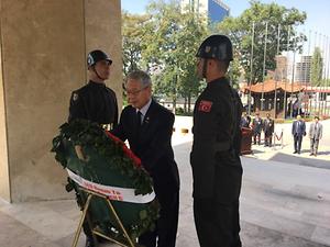 세종시의회 서금택 의장, 앙카라 한국공원 기념탑 헌화