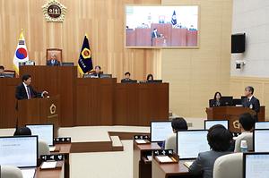 [긴급현안질문] 세종시의회 윤형권 의원, “결식아동급식비 현실화 하라”