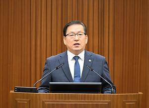 [5분 자유발언] 세종시의회 유인호 의원, “숲바람 장미원, 방치 말고 시민 명소로… 실효성 없는 조형물은 과감히 철거해야”