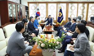 세종특별자치시의회 임채성 의장, 세종시테니스협회장과 간담회 개최